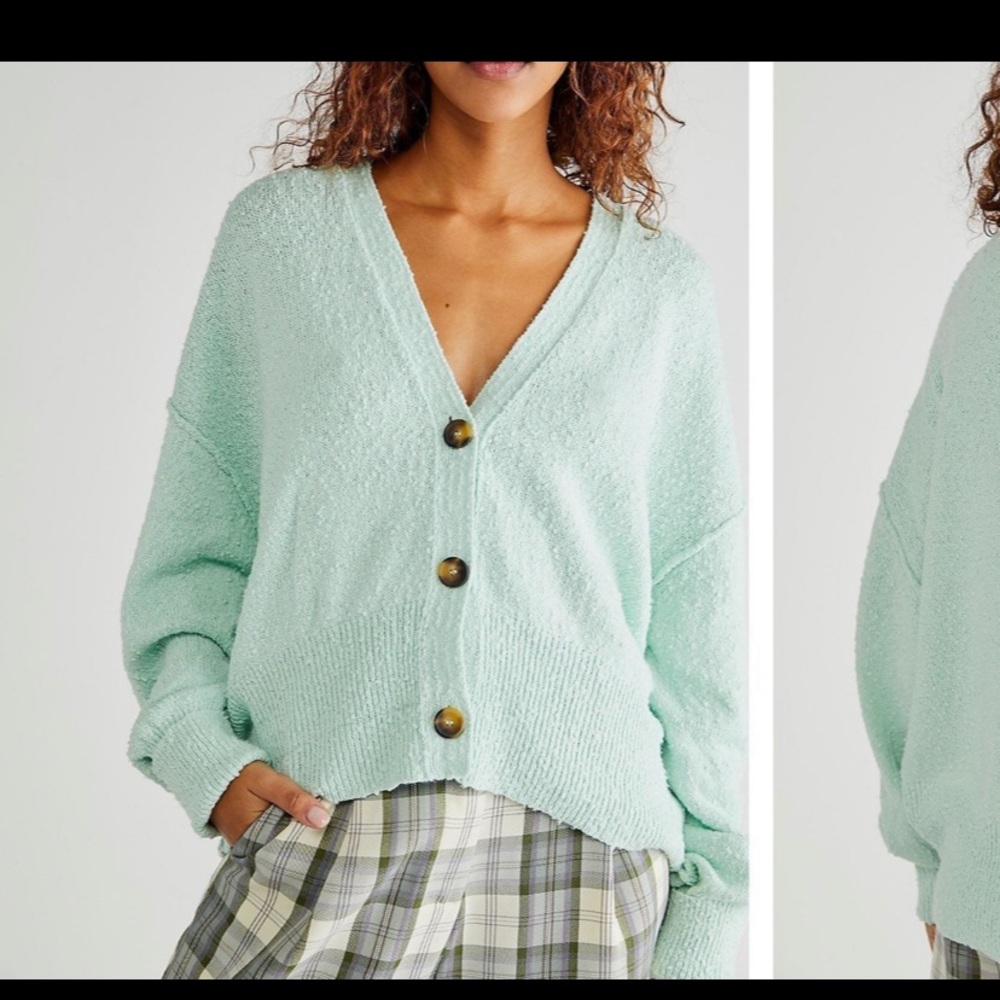 Free People sweater. NWT. Size XS.